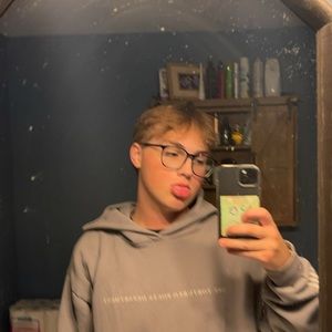 Meet your Posher, Zachery